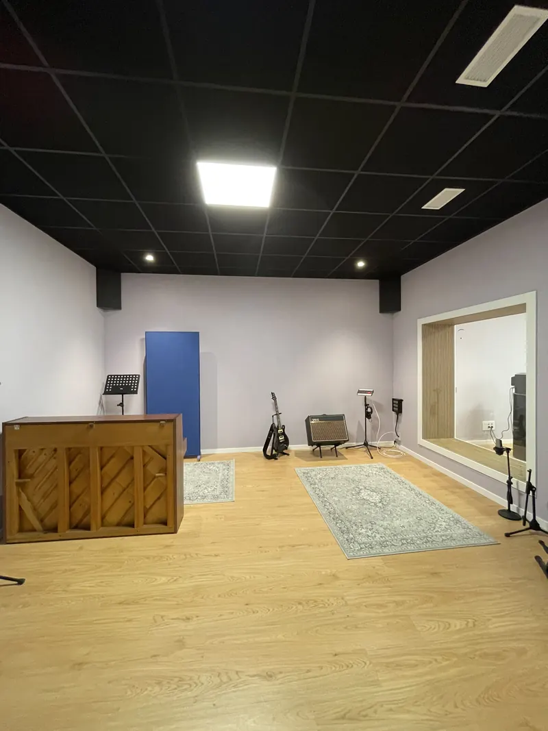 Room A live room