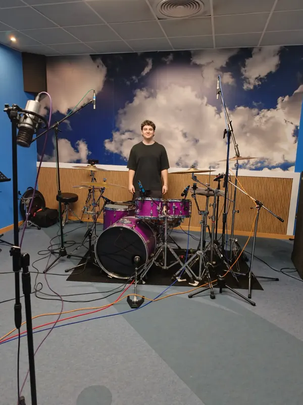 Drum session in Room B