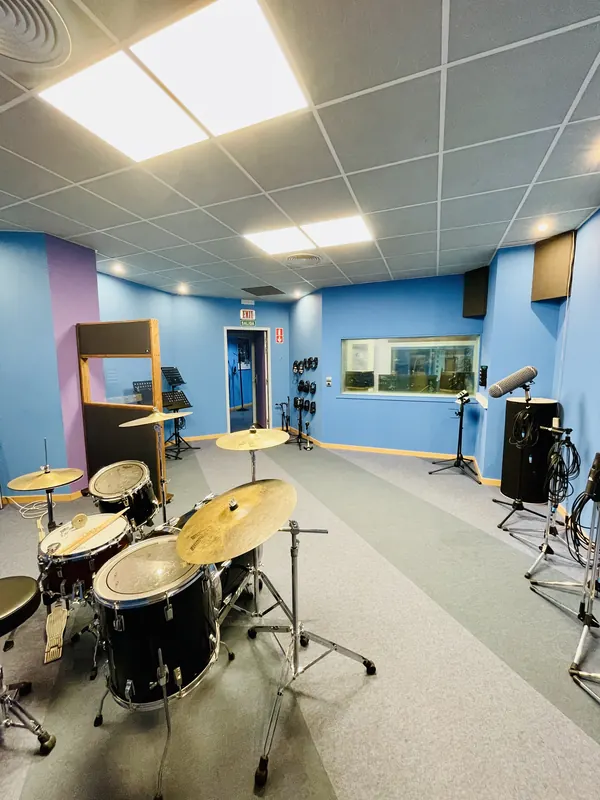 Drum kit and microphones in Room B