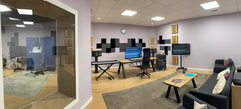 Panoramic view of Room M
