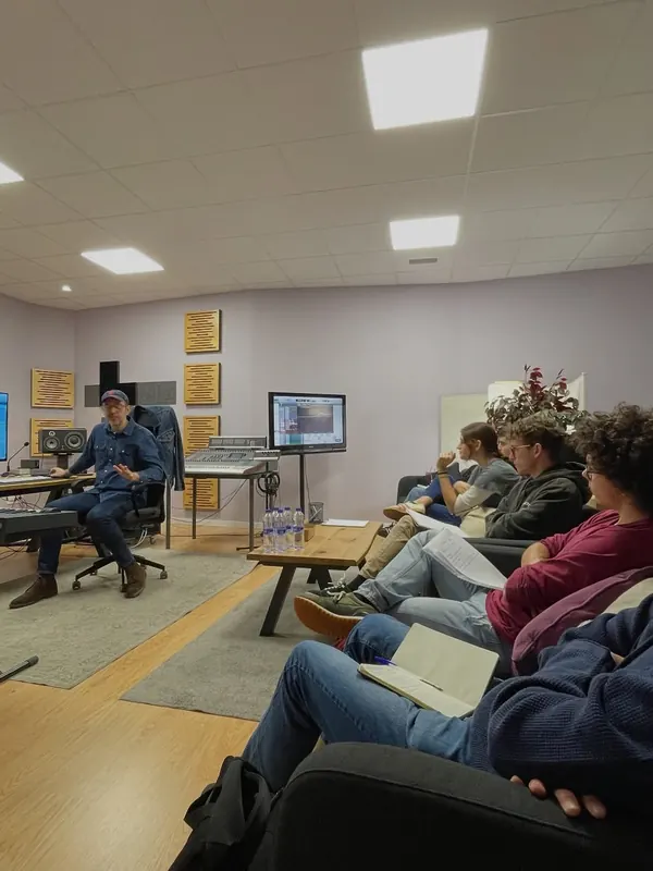 Listening session in Room M