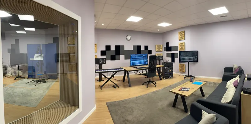 Panoramic view of Room M